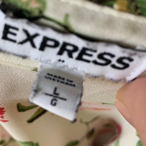 Express White Chiffon Collared Button Down White Floral Shirt LARGE Roll Tab - Picture 14 of 16